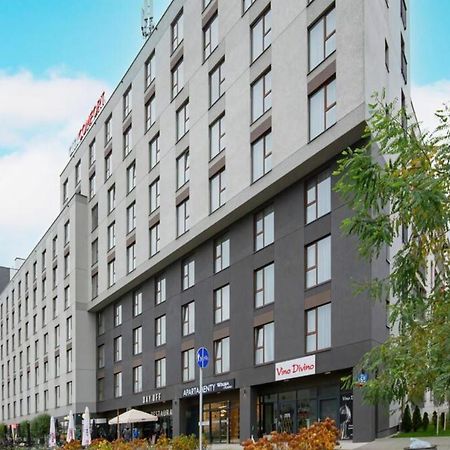 Apartament W Warszawie Dedykowany Parking Podziemny W Cenie, Wifi, Blisko Centrum New Apartment In Warsaw Finished To A High Specification Fitted Out To A High Standard On The 7Th Floor, Wifi, Underground Parking Price Included מראה חיצוני תמונה