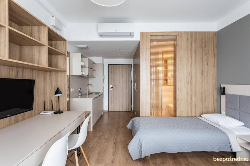 Apartament W Warszawie Dedykowany Parking Podziemny W Cenie, Wifi, Blisko Centrum New Apartment In Warsaw Finished To A High Specification Fitted Out To A High Standard On The 7Th Floor, Wifi, Underground Parking Price Included מראה חיצוני תמונה