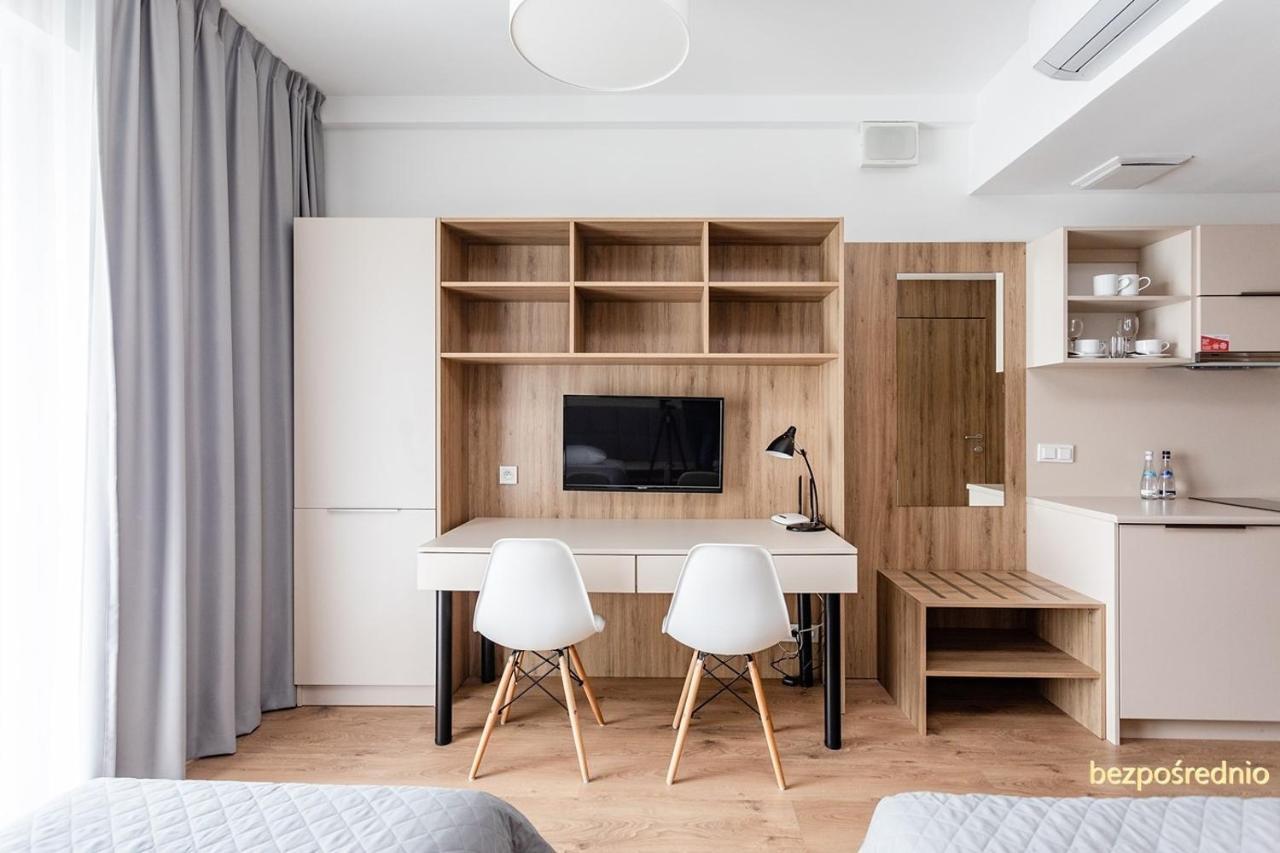 Apartament W Warszawie Dedykowany Parking Podziemny W Cenie, Wifi, Blisko Centrum New Apartment In Warsaw Finished To A High Specification Fitted Out To A High Standard On The 7Th Floor, Wifi, Underground Parking Price Included מראה חיצוני תמונה
